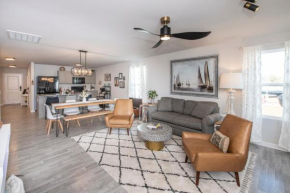 Cozy Coastal Home Near Beaches, Shops, Restaurants